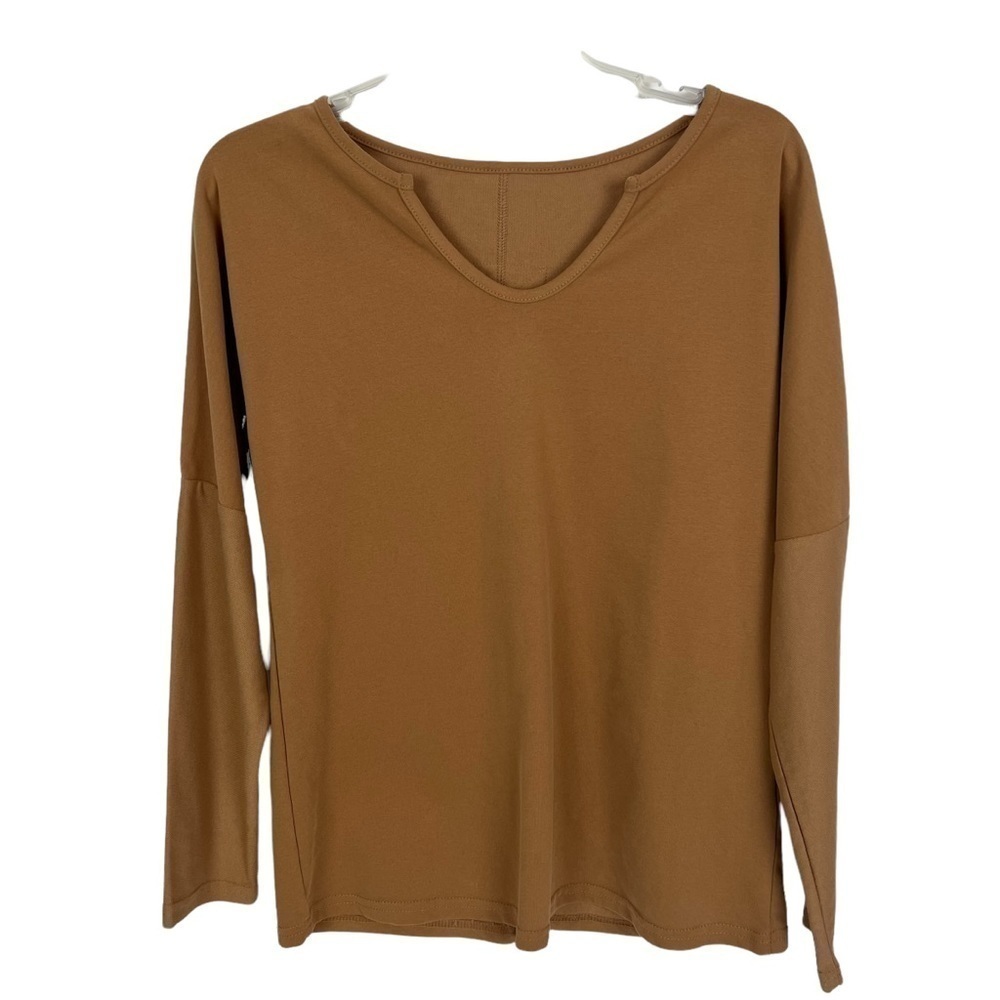 BOUTIQUE Women’s Pullover Top Size Medium Color Brown Long Sleeves Stretch